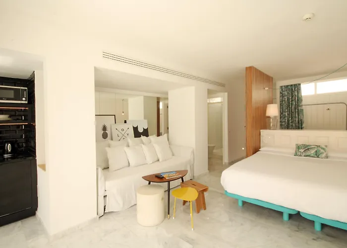 ホテル Gold By Marina (adults Only) 4*